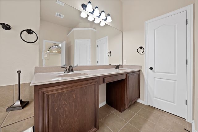 8118 La Frontera Trail, Arlington, TX 76002