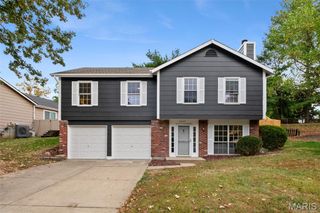 3049 Grassy Valley Drive, Oakville, MO 63129