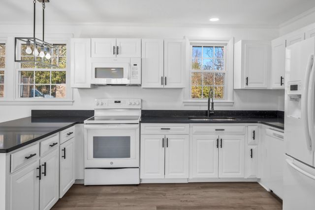 111 Gates Dr, Hendersonville, TN 37075