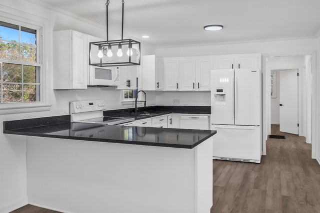 111 Gates Dr, Hendersonville, TN 37075