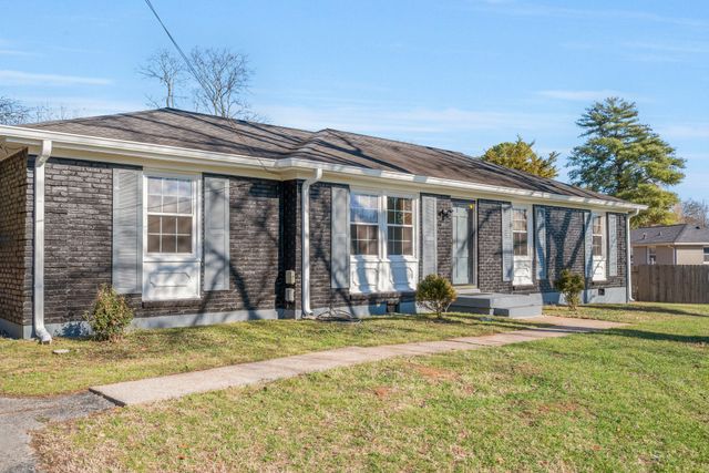 111 Gates Dr, Hendersonville, TN 37075