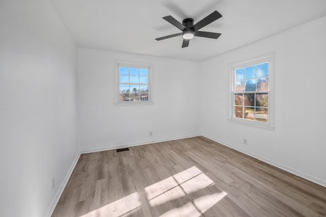 111 Gates Dr, Hendersonville, TN 37075