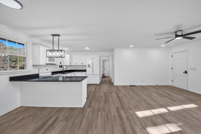 111 Gates Dr, Hendersonville, TN 37075