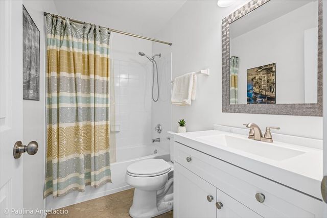 629 Pheasant Trail, St. Charles, IL 60174