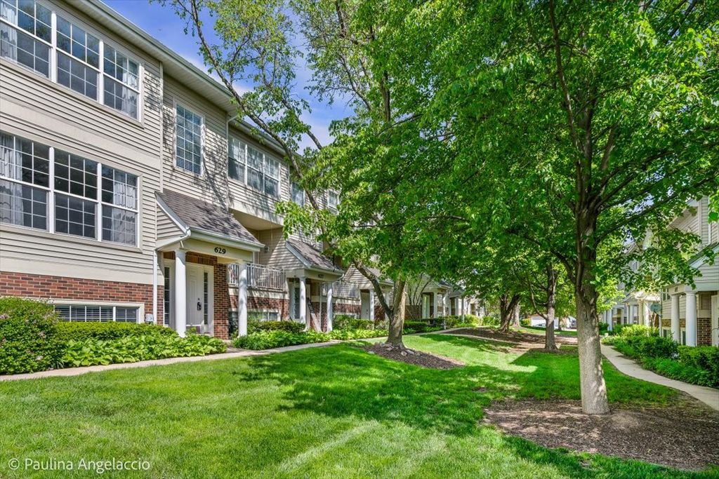 629 Pheasant Trail, St. Charles, IL 60174