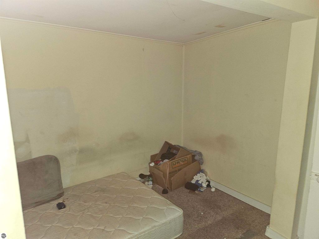 Image 7 of property listing at 416 S Lansing Street, Mt Pleasant, MI 48858