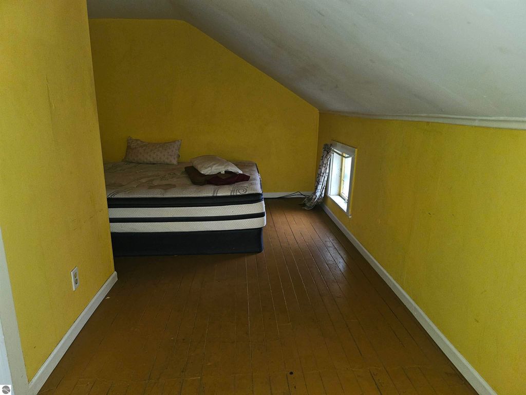 Image 8 of property listing at 416 S Lansing Street, Mt Pleasant, MI 48858