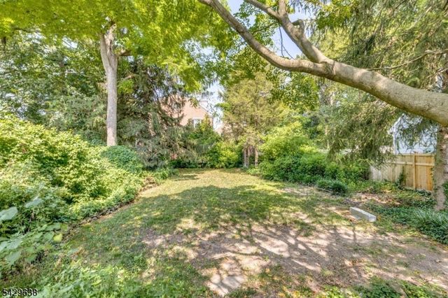 15 E 2nd St, Moorestown Twp., NJ 08057