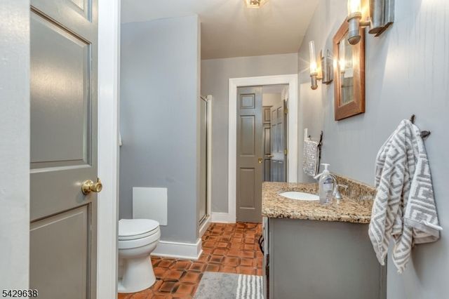 15 E 2nd St, Moorestown Twp., NJ 08057