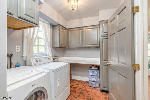15 E 2nd St, Moorestown Twp., NJ 08057