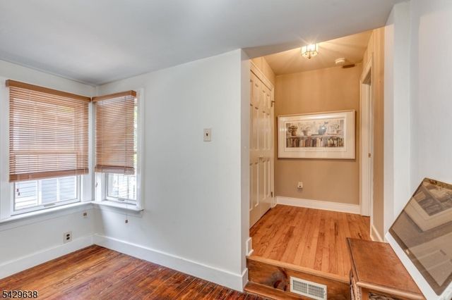 15 E 2nd St, Moorestown Twp., NJ 08057