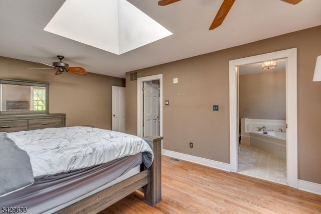 15 E 2nd St, Moorestown Twp., NJ 08057