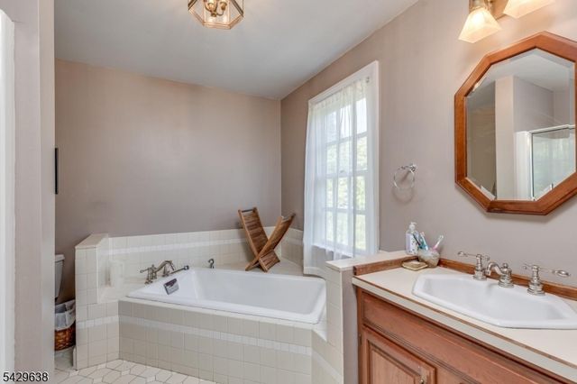 15 E 2nd St, Moorestown Twp., NJ 08057