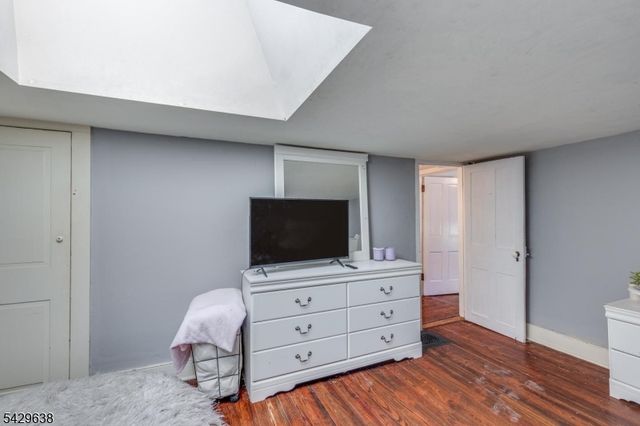15 E 2nd St, Moorestown Twp., NJ 08057