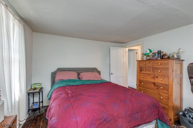 15 E 2nd St, Moorestown Twp., NJ 08057