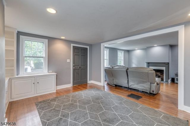 15 E 2nd St, Moorestown Twp., NJ 08057
