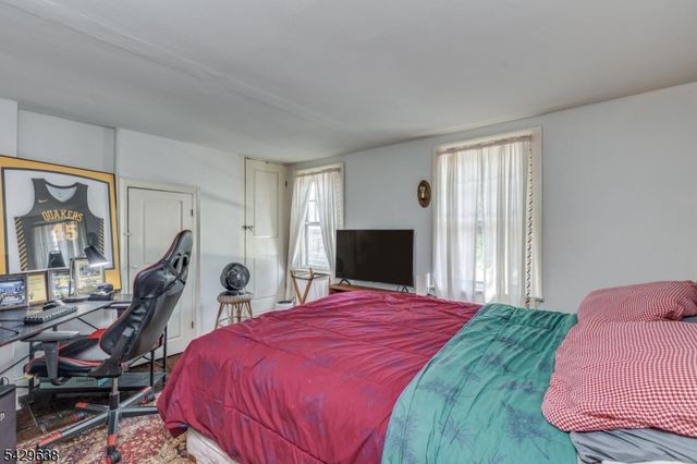15 E 2nd St, Moorestown Twp., NJ 08057