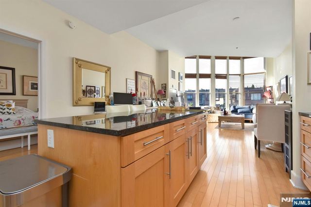 1125 Maxwell Lane 624, Hoboken, NJ 07030