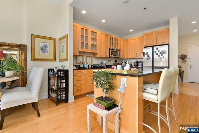 1125 Maxwell Lane 624, Hoboken, NJ 07030