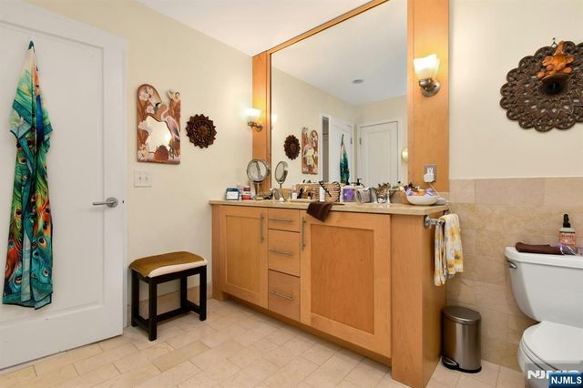 1125 Maxwell Lane 624, Hoboken, NJ 07030