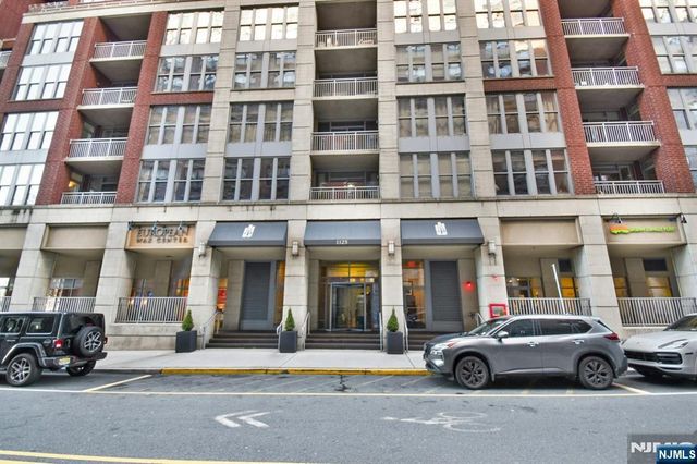 1125 Maxwell Lane 624, Hoboken, NJ 07030