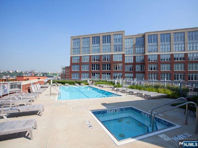 1125 Maxwell Lane 624, Hoboken, NJ 07030