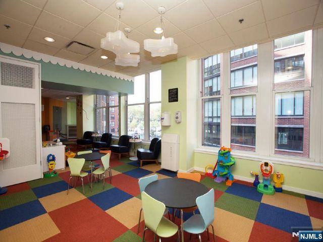 1125 Maxwell Lane 624, Hoboken, NJ 07030