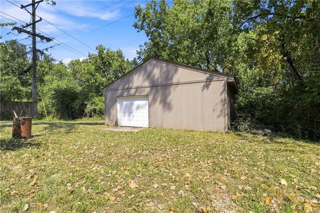 8804 E 47th Street, Kansas City, MO 64129