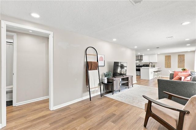 8804 E 47th Street, Kansas City, MO 64129