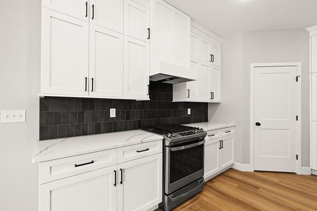 5996 S Holland Avenue, Springfield, MO 65810