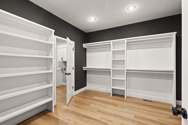 5996 S Holland Avenue, Springfield, MO 65810