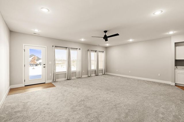 5996 S Holland Avenue, Springfield, MO 65810