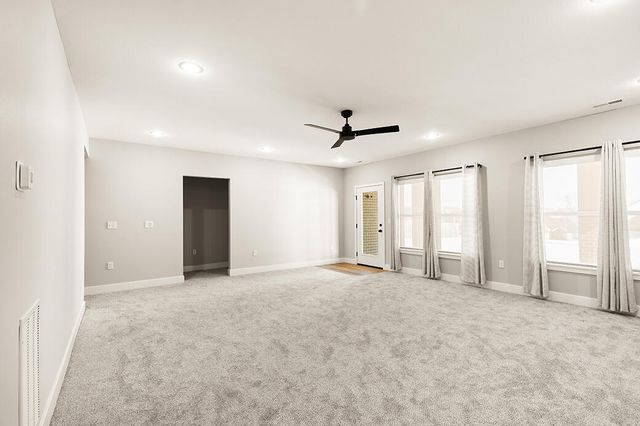 5996 S Holland Avenue, Springfield, MO 65810