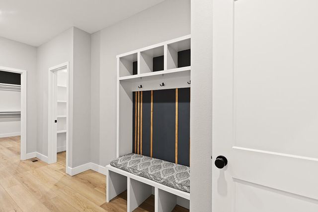 5996 S Holland Avenue, Springfield, MO 65810