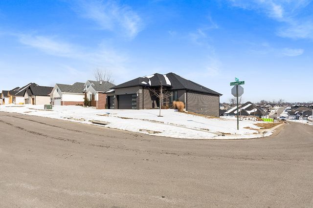 5996 S Holland Avenue, Springfield, MO 65810