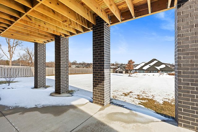 5996 S Holland Avenue, Springfield, MO 65810