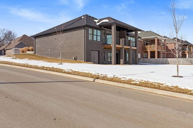 5996 S Holland Avenue, Springfield, MO 65810