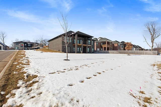 5996 S Holland Avenue, Springfield, MO 65810