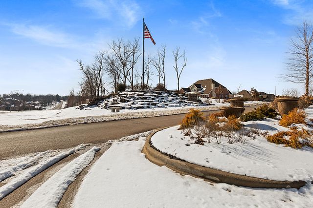 5996 S Holland Avenue, Springfield, MO 65810