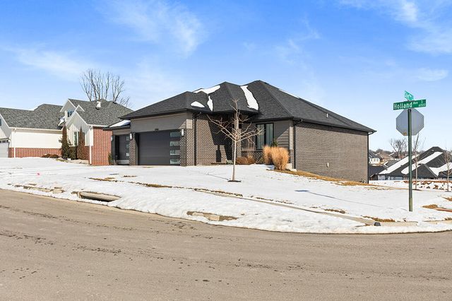 5996 S Holland Avenue, Springfield, MO 65810