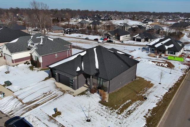 5996 S Holland Avenue, Springfield, MO 65810