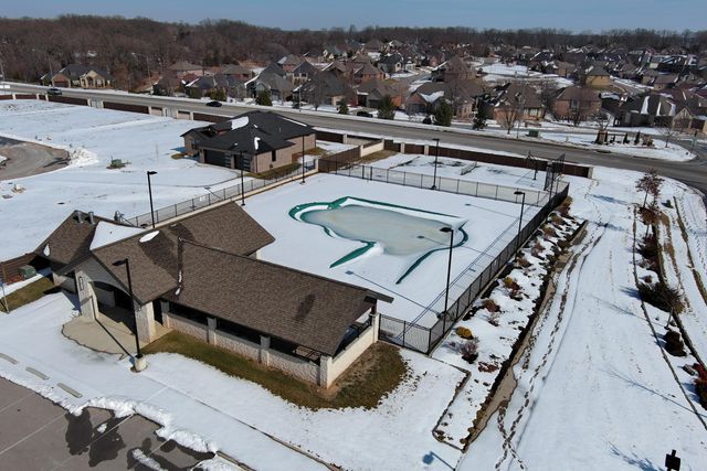 5996 S Holland Avenue, Springfield, MO 65810