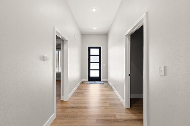 5996 S Holland Avenue, Springfield, MO 65810