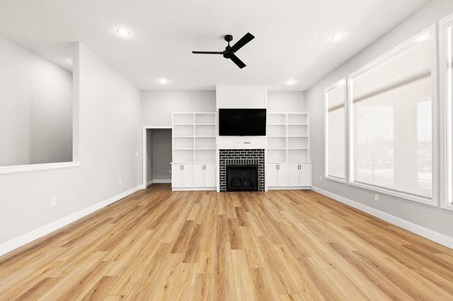 5996 S Holland Avenue, Springfield, MO 65810