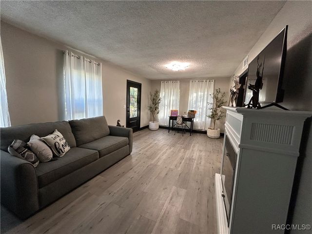 601 W Dampier Street, Inverness, FL 34450