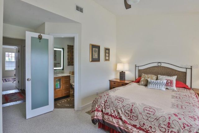 3355 W WYOMING CIRCLE, Tampa, FL 33611