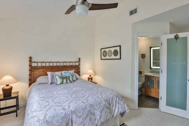 3355 W WYOMING CIRCLE, Tampa, FL 33611