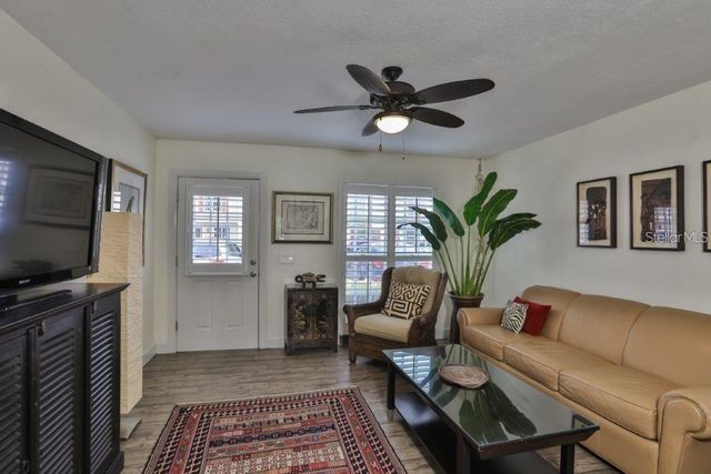 3355 W WYOMING CIRCLE, Tampa, FL 33611