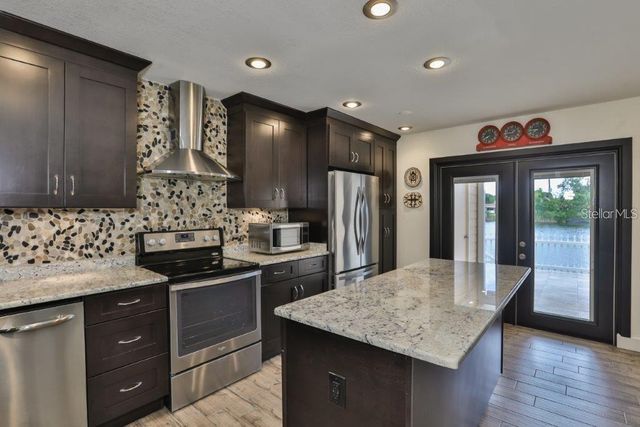 3355 W WYOMING CIRCLE, Tampa, FL 33611