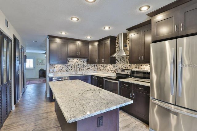 3355 W WYOMING CIRCLE, Tampa, FL 33611